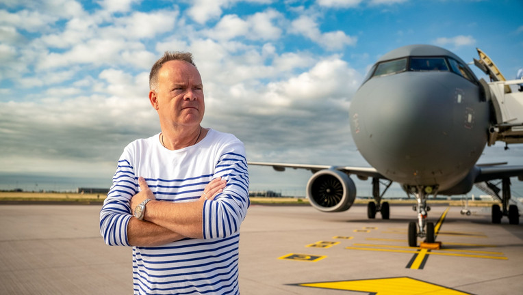 Christian Sievers vor dem Flug mit der Flugbereitschaft des BMVg von Berlin nach Vilnius.
