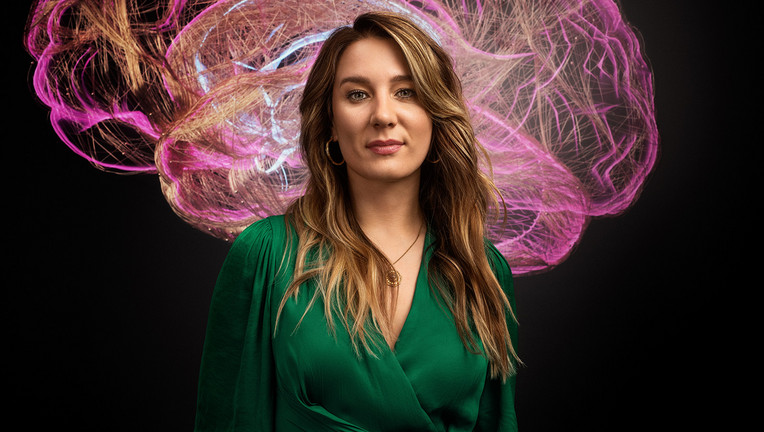 "Terra Xplore"-Presenterin Jasmina Neudecker (c) ZDF/Holger Pooten