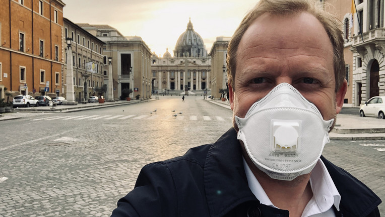Andreas Postel berichtet aus Rom, das Selfie entstand während des Lockdowns in Italien Ende März. Copyright: ZDF/privat.
