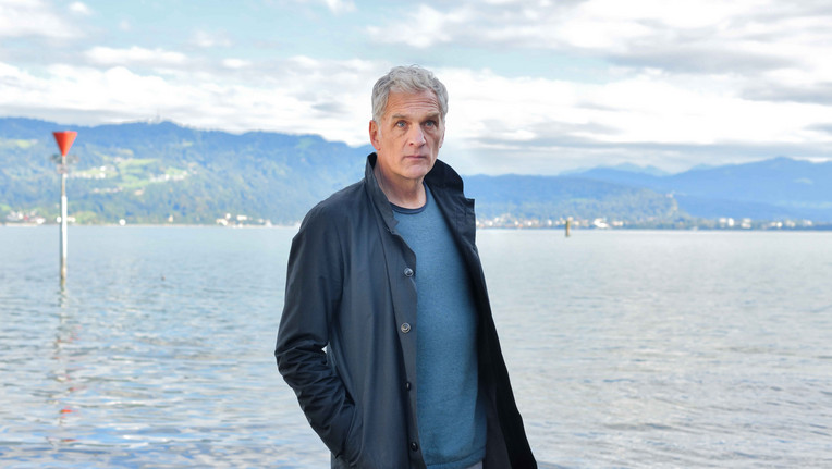 Robert Anders (Walter Sittler) versucht ein Verbrechen aufzuklären.
ZDF/Patrick Pfeiffer