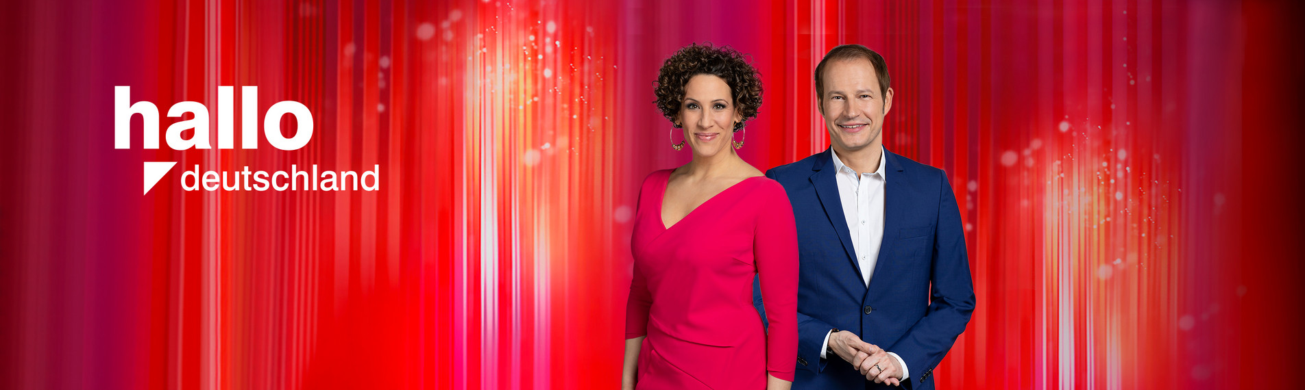 Lissy Ishag und Tim Niedernolte moderieren gemeinsam die Jubiläumssendung zu 25 Jahre "hallo deutschland". Foto: ZDF/Jana Kay