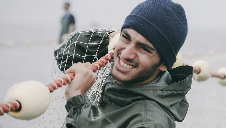 Amir (Hamid Reza Abbasi) bei der harten Arbeit in der Fischerei am Kaspischen Meer.
ZDF/ Hamid Janipour