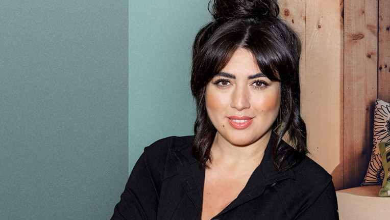 Moderatorin Emell Gök Che // ZDF/Dominik Asbach/ [M] Dirk Lehner