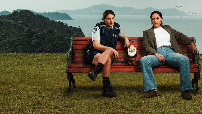 Deb Brighton (Morgana O'Reilly) und Mihi Renata (Roimata Fox).
ZDF/Matt Klitscher/ SKY New Zealand