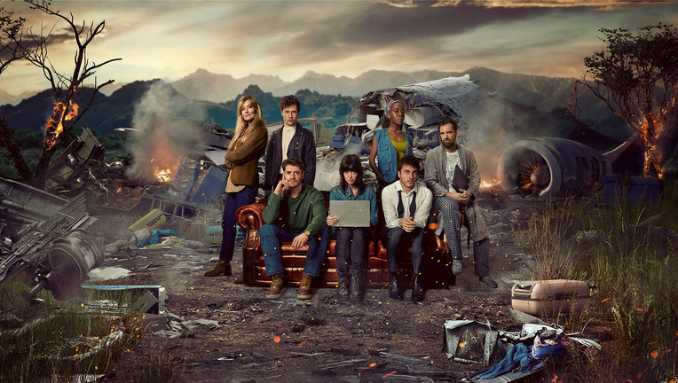 Das Recherchenetzwerk „The Kollective“ recherchiert die Hintergründe eines rätselhaften Flugzeugabsturzes – unterstützt von internationalen Kontakten. Doch nach dem unerwarteten Tod eines Mitglieds entwickelt sich ein tödliches Katz-und-Maus-Spiel um die Wahrheit. 
ZDF/Submarine 2025/[M]