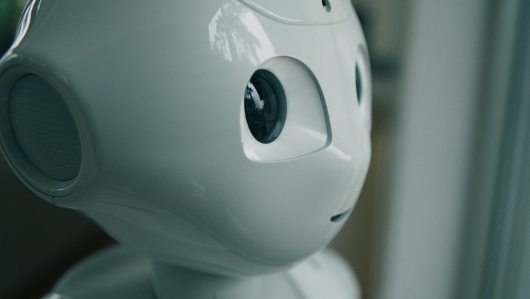 Haushaltsroboter Samy ist längst ein wichtiger Teil der Familie Turgut geworden und hat den Haushalt unter Kontrolle. Oder noch viel mehr?
ZDF/Monika Plura