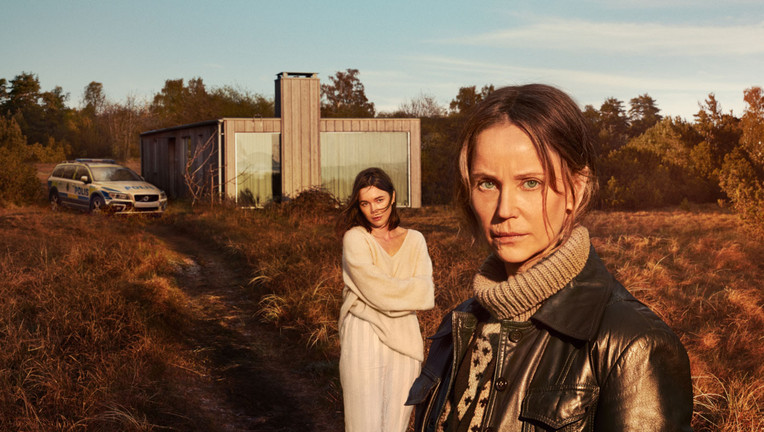 v.l: Kattis (Hedda Stiernstedt) und Iris (Sofia Helin)
ZDF/ TV4 AB / FILMLANCE INTERNATIONAL AB / Carolina Romare / [M] FeedMee