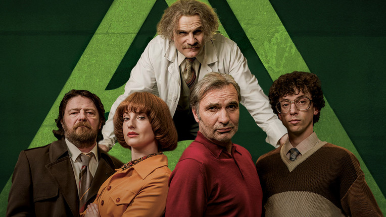 BU: We're on it, Comrades! - Key Visual 

Copyright: ZDF/Mikuláš Křepelka; Graphic Designer/Rado Chrzán/[M] Feedmee