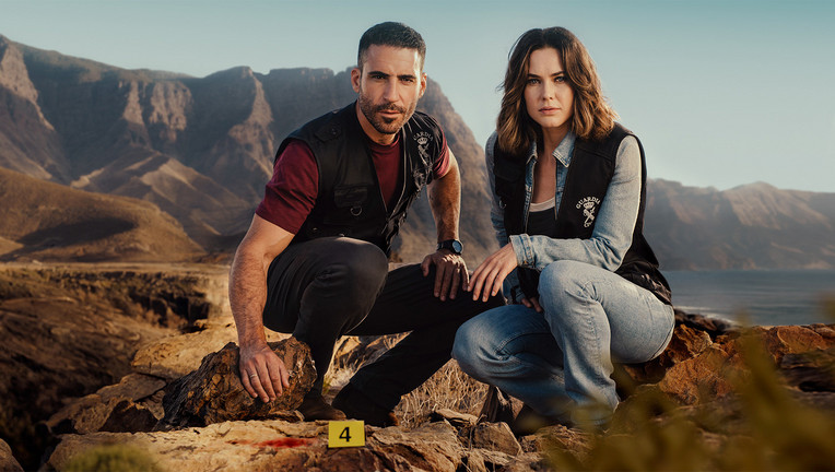 Raúl Morales (Miguel Ángel Silvestre) und Nina Weiss (Katia Fellin).
ZDF/ Portocabo