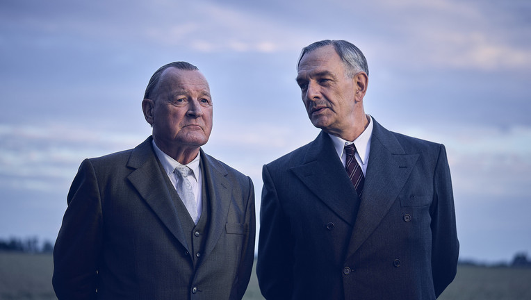 "An einem Tag im September" erzählt vom ersten Treffen zwischen Charles de Gaulle (Jean-Yves Berteloot) und Konrad Adenauer (Burghart Klaußner) 
Copyright: ZDF/Frank Dicks