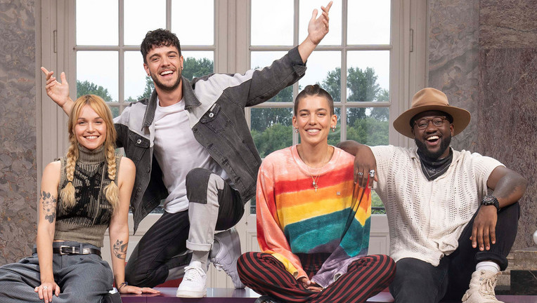 Die "Dein Song"-Jury der 16. Staffel mit (v.l.nr.): 
LOTTE, Luca Hänni, Alina Süggeler, Kelvin Jones
ZDF/Andrea Enderlein