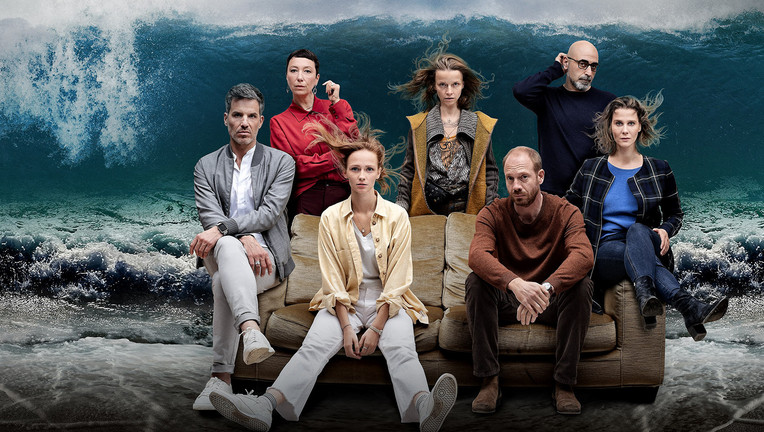 Von links: Heiko (Tim Bergmann), Maren (Ursula Strauss), Noa (Meira Durand), Alexandra (Karoline Schuch), Harry (Johann von Bülow), Matthias (Özgür Karadeniz), Britta (Katrin Röver)
ZDF/Nicolas Velter / [M] Claudia Schlicht