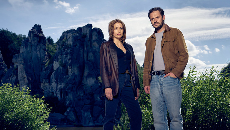 Paula Schäfer (Hanna Plaß) und Leon Schäfer (Jakob Benkhofer)
ZDF/Frank Dicks