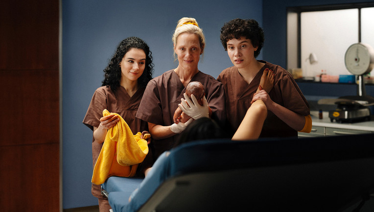Nalan Arzouni (Mariam Hage), Anna Koch (Anna Schudt), und Greta Malinger (Lydia Amasko).
ZDF/Nico Roicke