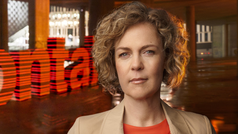 Ilka Brecht moderiert "frontal" im ZDF. Copyright: ZDF/Jens Koch