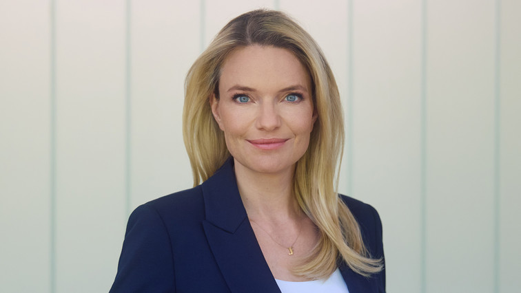 Dr. Sarah Tacke