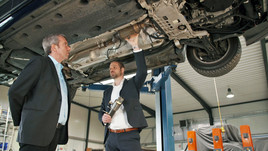 <br>Der saubere Diesel ist machbar: Die Technik ist längst da, zeigt Marcus Hausser von der Baumot AG Filmautor Hans Koberstein.<br>Copyright: ZDF/Frank Vieltorf